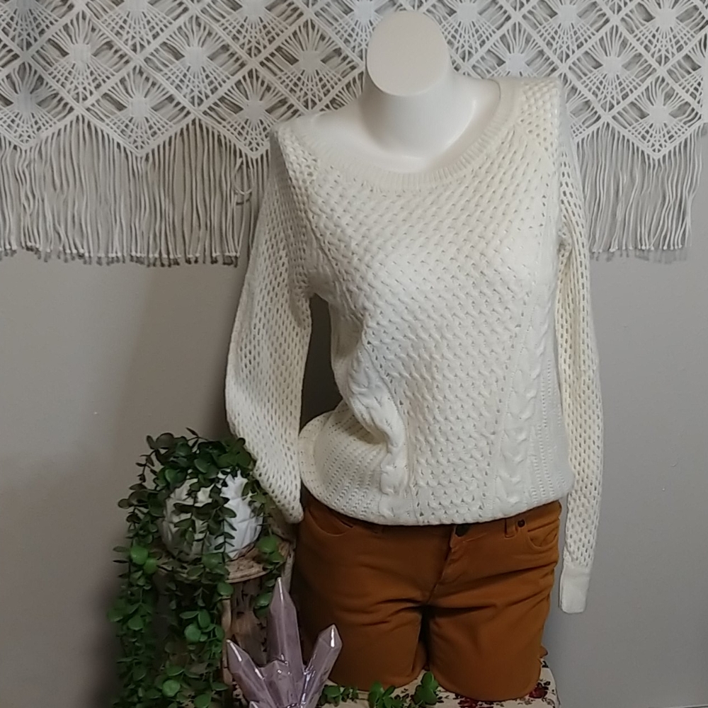 ✔Hippie Rose off-white sweater